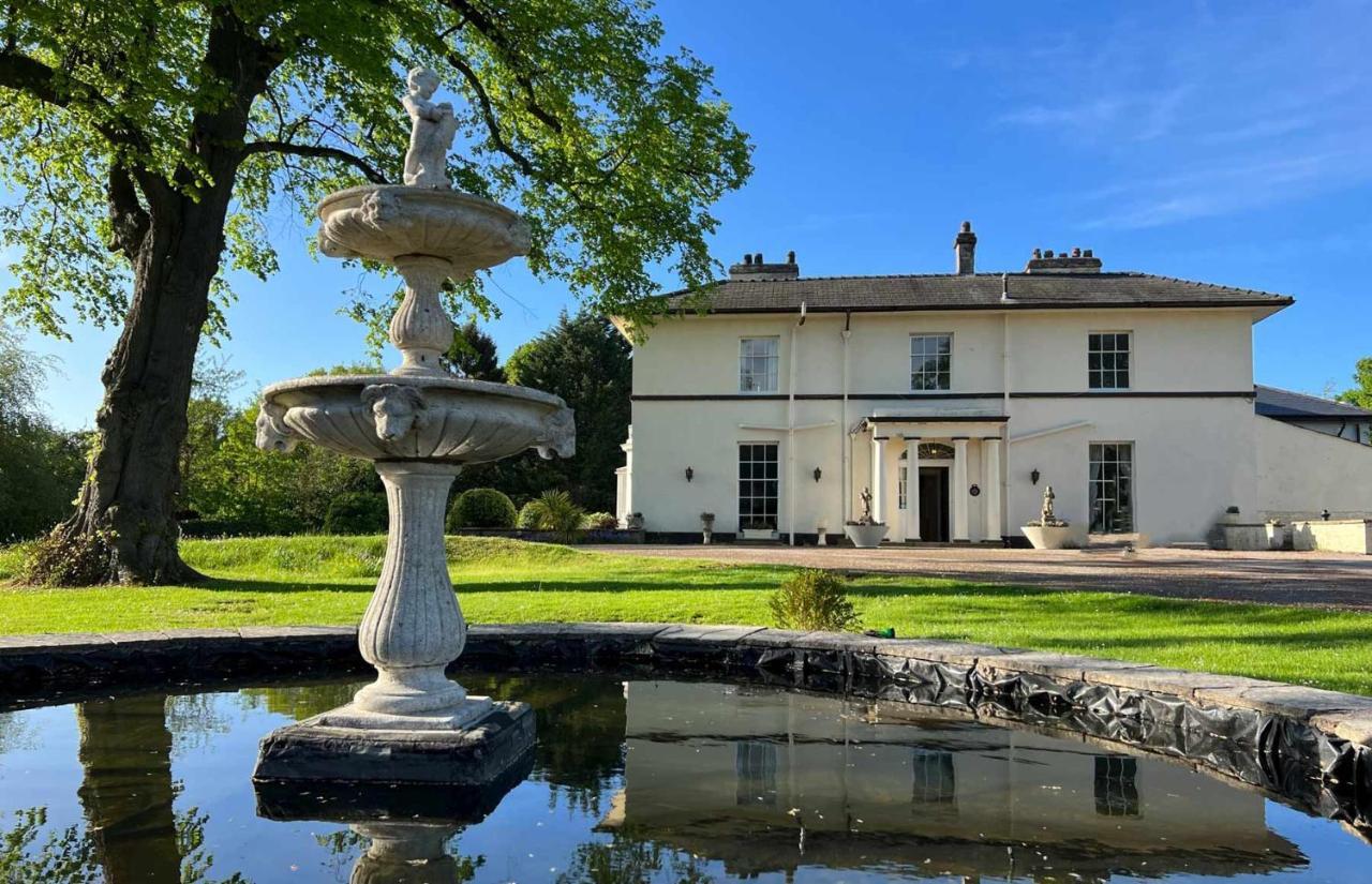 Highfield Hall Mold Luaran gambar